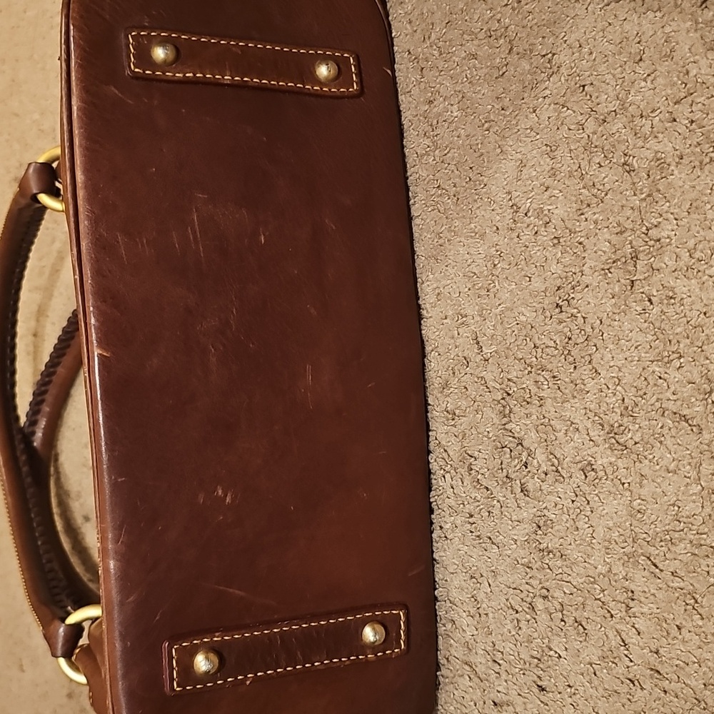 Dooney and Bourke Florentine flap purse..very good condition - Picture 7 of 11
